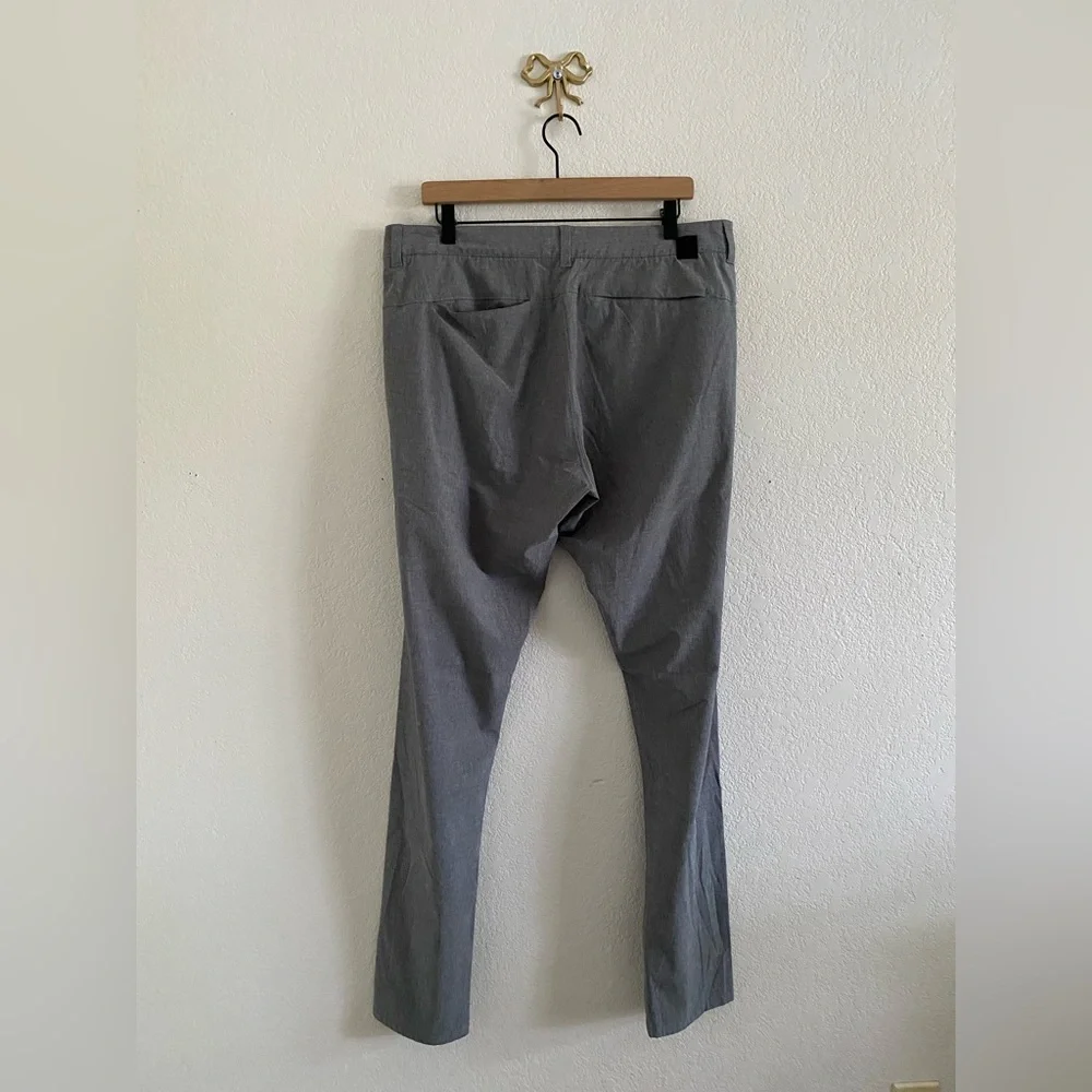 Vuori Men's Aim Chino Pants, Gray, Size 36, Stretch Performance Golf Active V431 - Picture 2 of 16